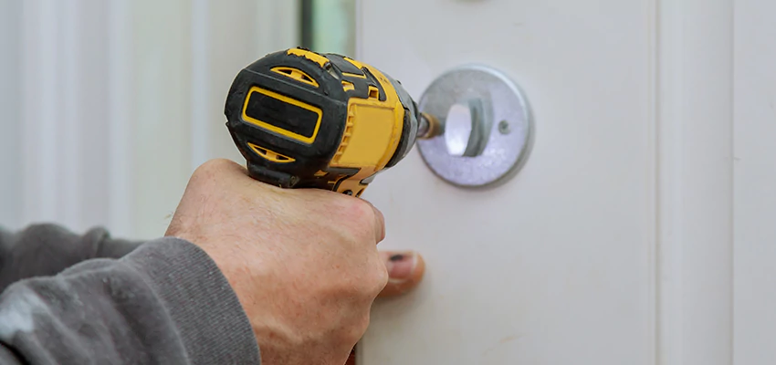 Street Locksmith For Smart Lock Repair in Moline, IL